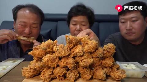 网红吃无骨鸡瓜视频,美味与创意的完美融合