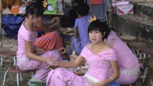 缅甸女孩吃瓜视频,传统美食魅力四溢