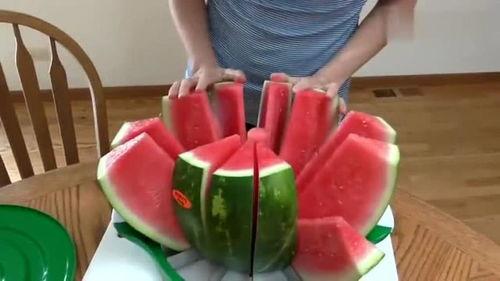 吃西瓜切瓜神器视频,轻松切片，夏日解暑新利器